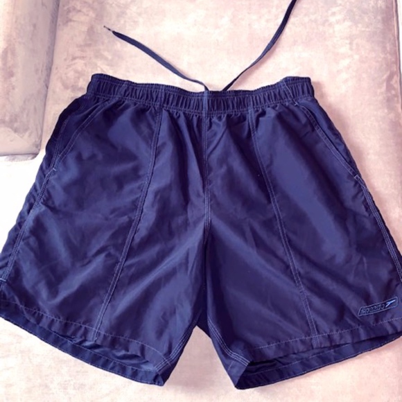 Mens L Speedo swimming trunks - Picture 1 of 4